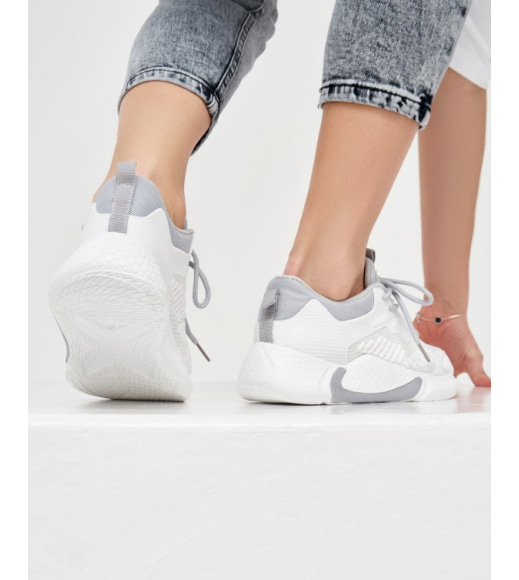 Біло-сірі сітчасті кросівки із силіконовими вставками