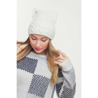 Молочная женская шапка Seventeen 3133