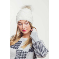 Молочная женская шапка Seventeen 3129