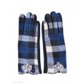 Синие клетчатые перчатки с меховыми бантиками