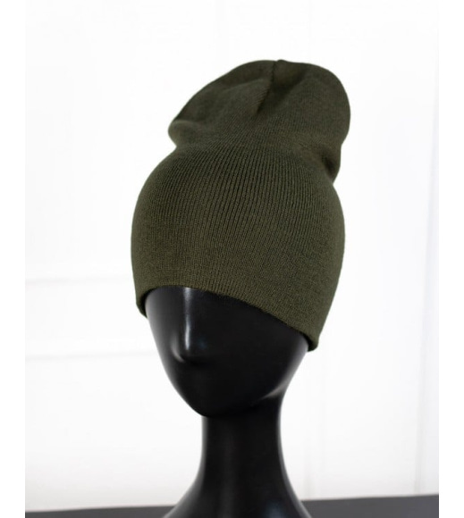 Зеленая шапка бини из трикотажа