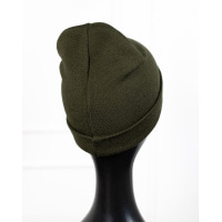 Зеленая шапка бини из трикотажа