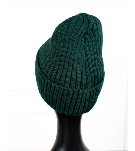 Зеленая однотонная вязанная шапка бини