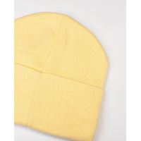 Жовта трикотажна шапка біні