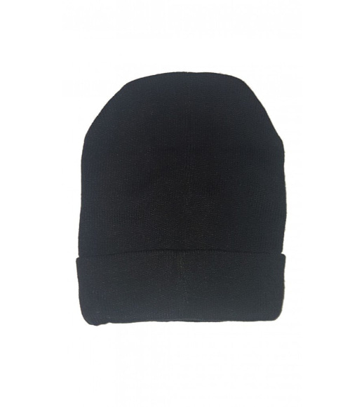 Черная простая шапочка с белой надписью на отвороте