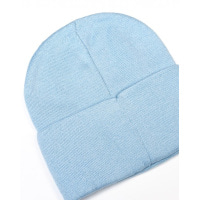 Блакитна трикотажна шапка біні