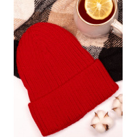 Красная однотонная шапка бини