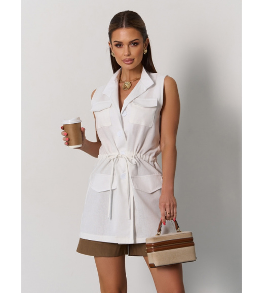 Белая льняная жилетка на кулиске