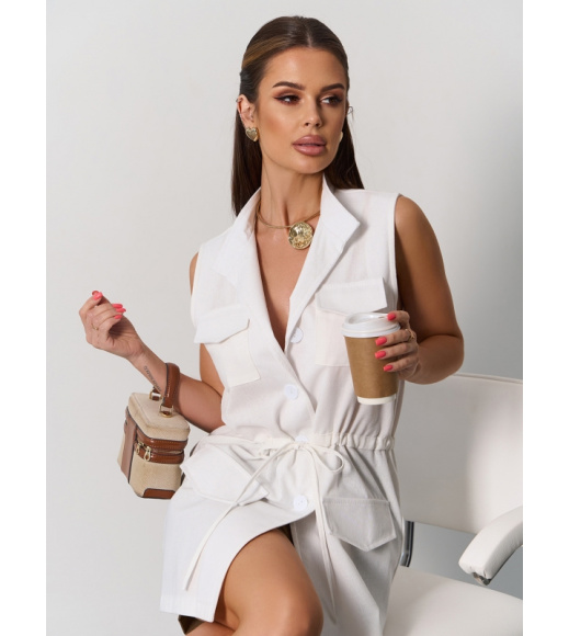 Белая льняная жилетка на кулиске