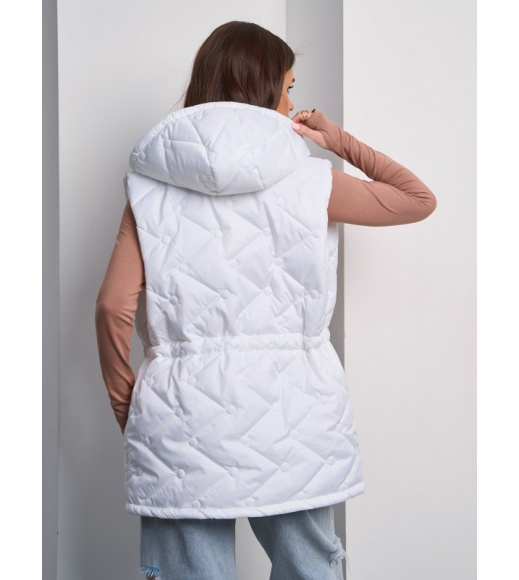 Белая стеганая жилетка с кулиской