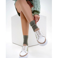 Белые кожаные кеды с полосатыми вставками