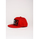 Червона кепка зі стильною аплікацією CHO2