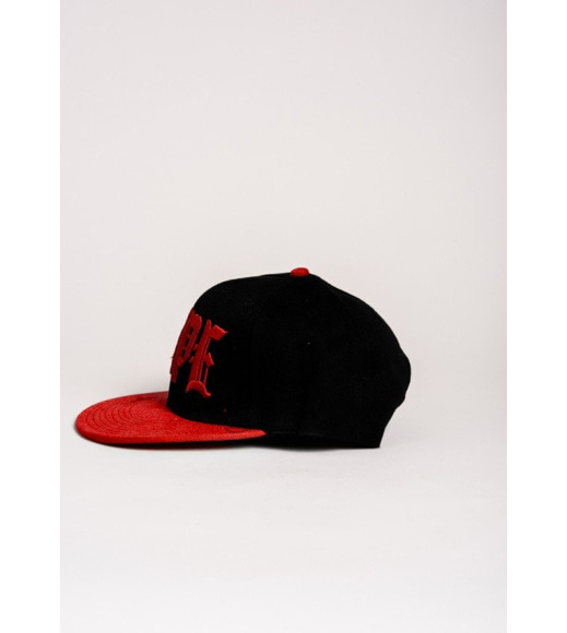 Чорна з червоним кепка з вишивкою DOPE
