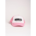 Розовая бейсболка с надписью HOMMIES