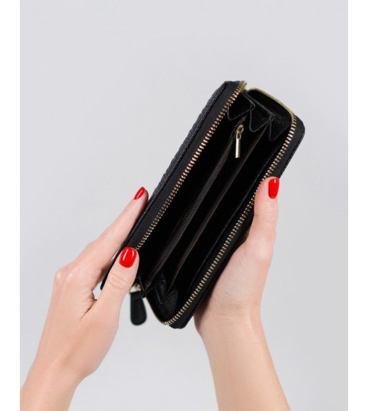 Чорний прямокутний гаманець на блискавці