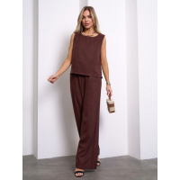 Льняной темно-коричневый костюм с широкими брюками