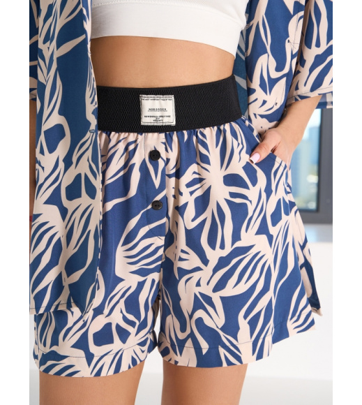 Синий костюм с шортами и рубашкой в пижамном стиле