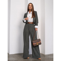 Вельветовый брючный костюм цвета хаки