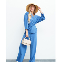 Голубой свободный костюм с кимоно