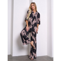 Коричневый брючный костюм с разрезами