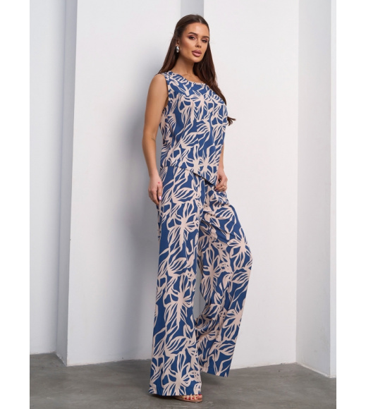 Синий принтованный костюм с асимметричным топом