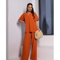 Терракотовый костюм с V-образной горловиной