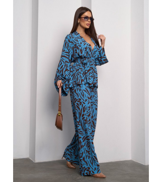 Бирюзовый брючный костюм с блузой на запах