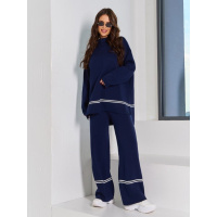 Темно-синий брючный полушерстяной костюм с полосками