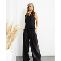 Черный брючный костюм с оригинальным жилетом