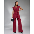Бордовый льняной костюм с удлиненным жилетом
