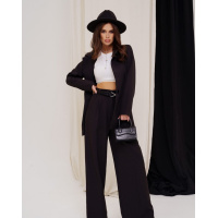 Черный брючный костюм с пиджаком