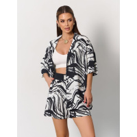 Черно-белый костюм со свободной рубашкой и шортами