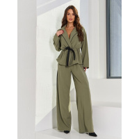 Костюм в цвете хаки на кулиске