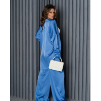 Блакитний шовковий костюм у піжамному стилі