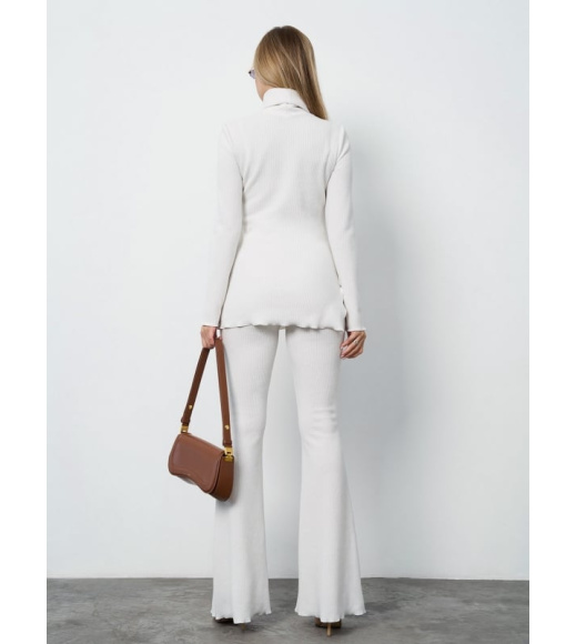 Белый ангоровый костюм с брюками клеш