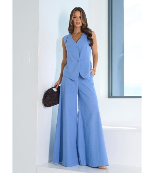 Голубой льняной костюм с брюками палаццо