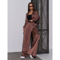 Коричневый шелковый костюм на молнии