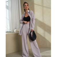 Бежевый льняной костюм свободного кроя