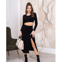 Черный фактурный костюм с топом и юбкой