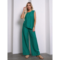 Зеленый льняной костюм с ассиметричным топом