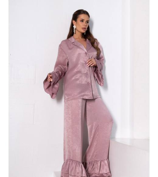 Темно-розовый сатиновый костюм с воланами