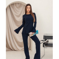 Темно-синий трикотажный костюм с разрезами