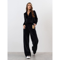 Черный велюровый костюм с облегающей толстовкой
