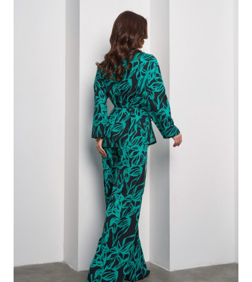 Брючный костюм-кимоно зеленого цвета с принтом