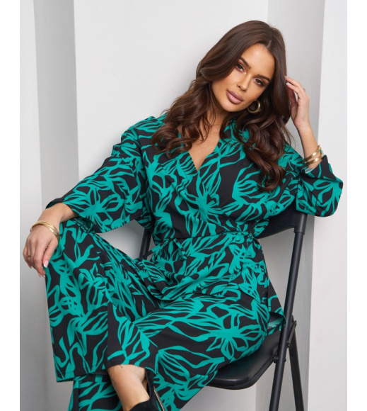 Брючный костюм-кимоно зеленого цвета с принтом
