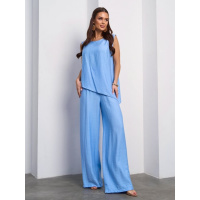 Голубой льняной костюм с ассиметричным топом