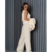 Костюм тройка молочного цвета