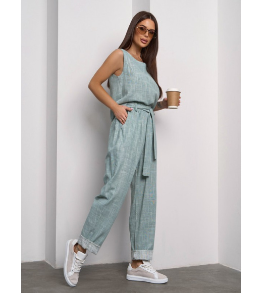 Льняной брючный костюм оливкового цвета с топом