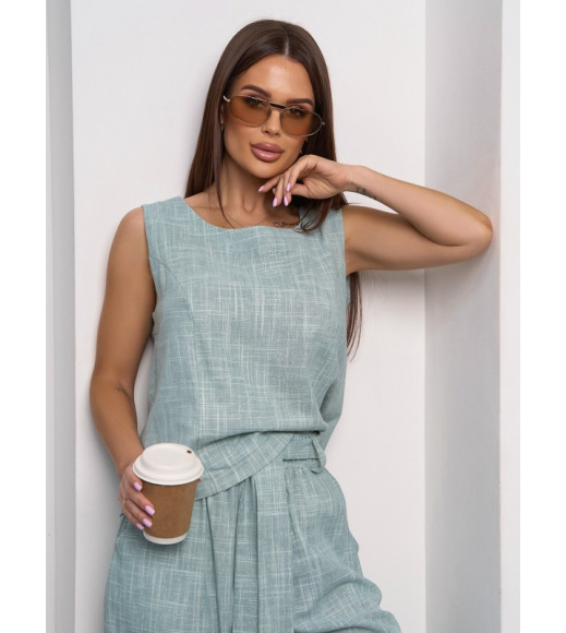 Льняной брючный костюм оливкового цвета с топом