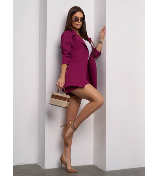 Фиолетовый костюм с пиджаком и юбкой-шортами